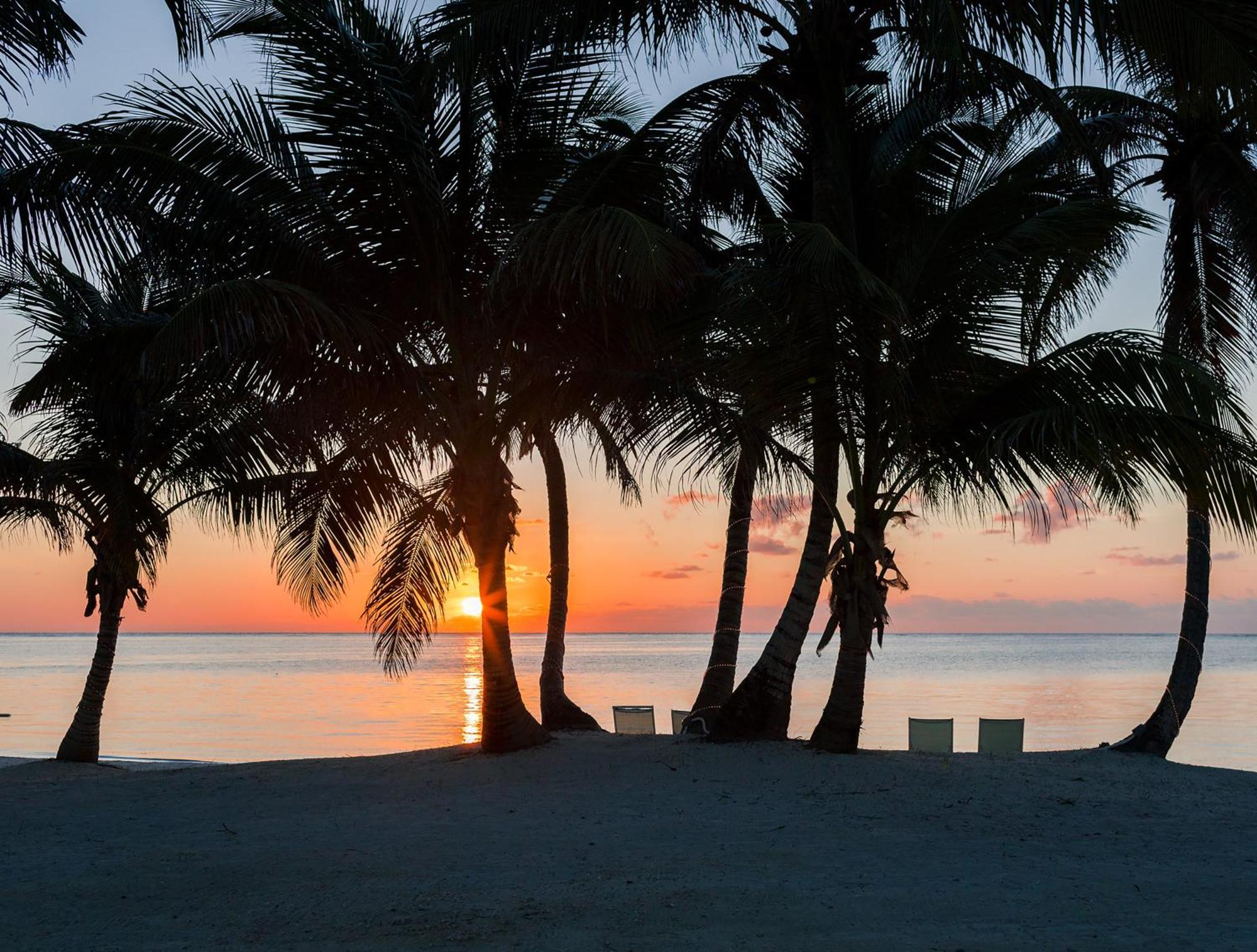 Sapphire Beach Resort San Pedro  Exterior photo